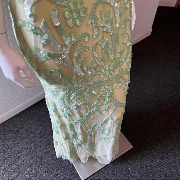 🔥HOST PICK🔥 Lotus Threads Green Sequined Formal Gown - Prom Dress - Wedding sz 8 - Picture 3 of 11